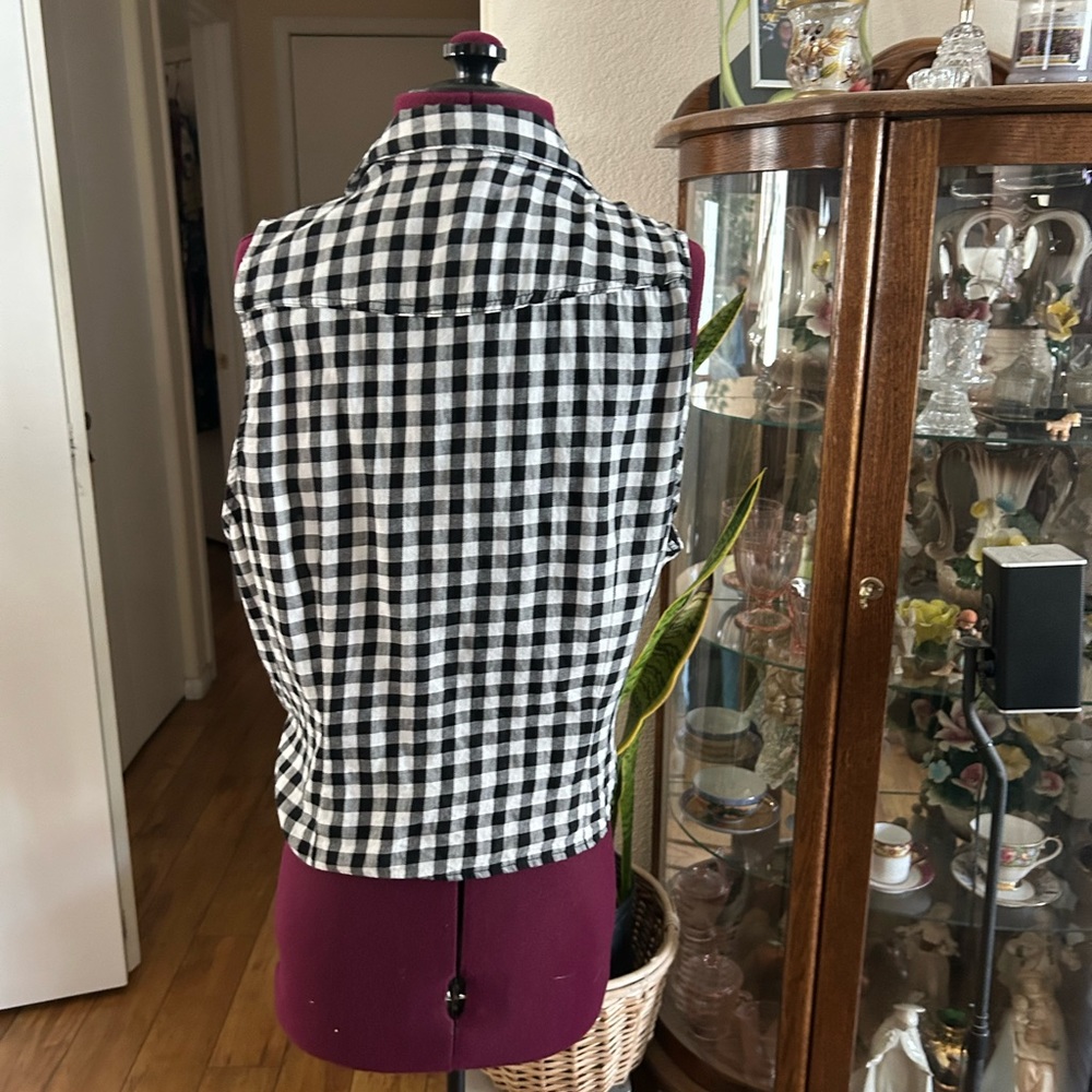 Divided Black & White Sleeveless Top - Picture 4 of 4